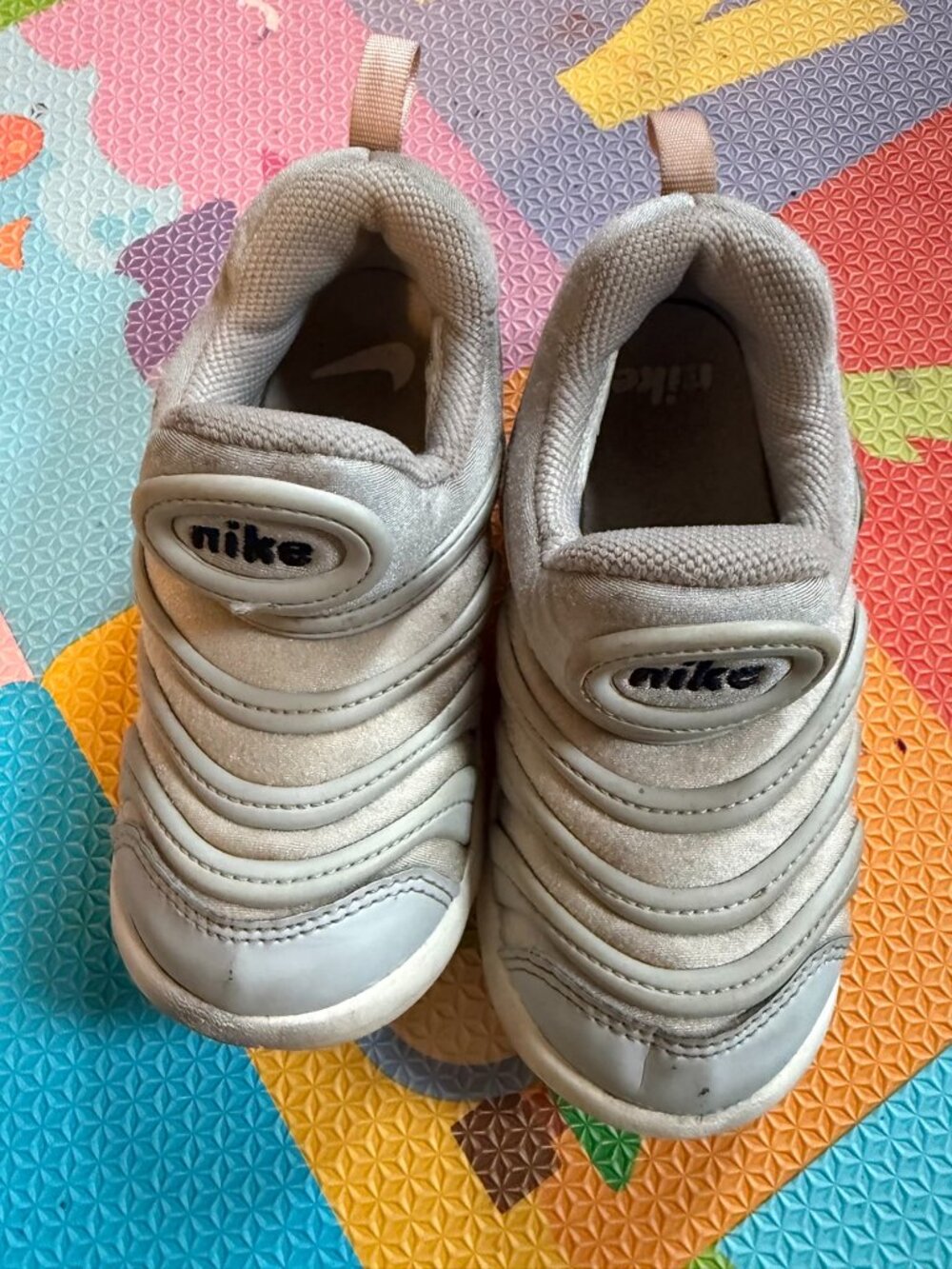 Nike Dynamo Go Toddler Shoes 10C White Slip-On Sneakers
